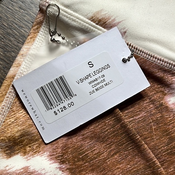 We wore what small v shape leggings beige multi Danielle bernstein - Picture 3 of 3